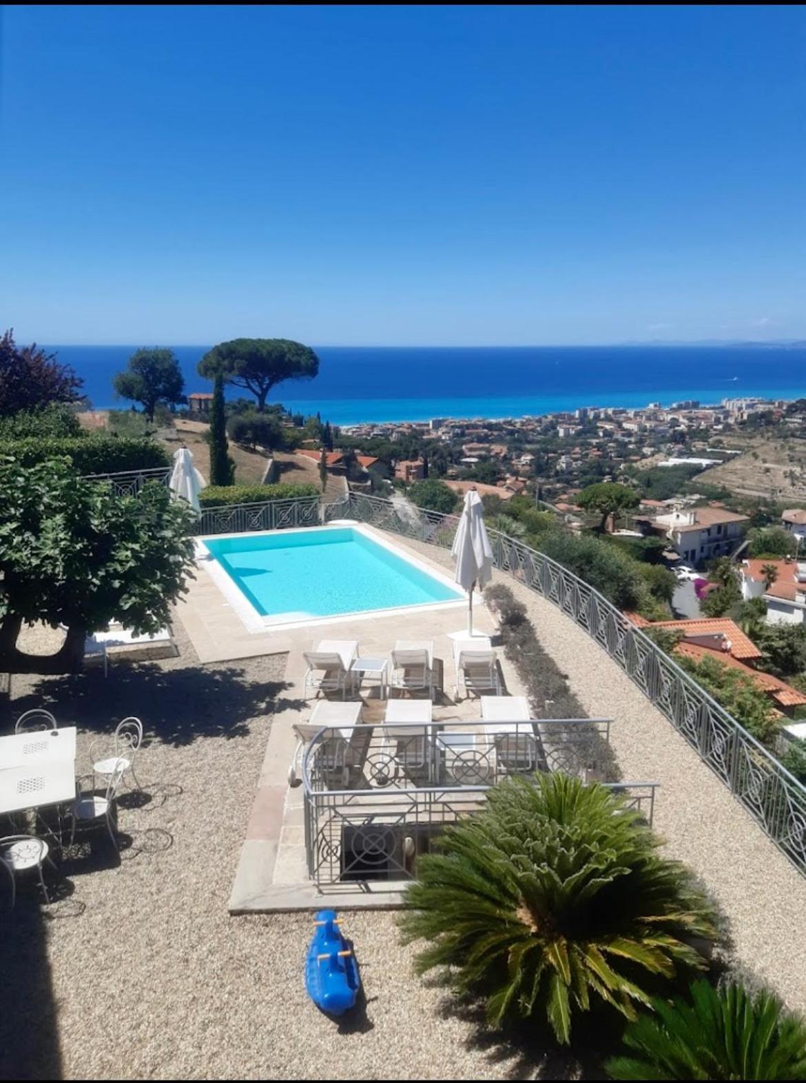 Villa Gaia - Luxury Villa, Pool & Wellness Rooms Bordighera Exterior foto