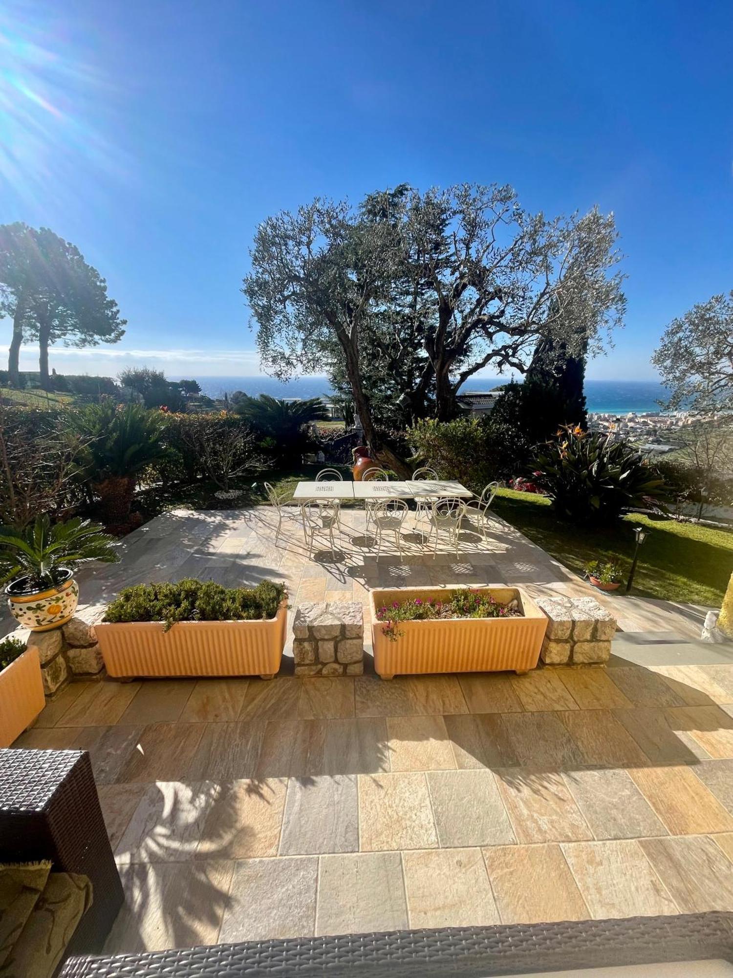 Villa Gaia - Luxury Villa, Pool & Wellness Rooms Bordighera Exterior foto